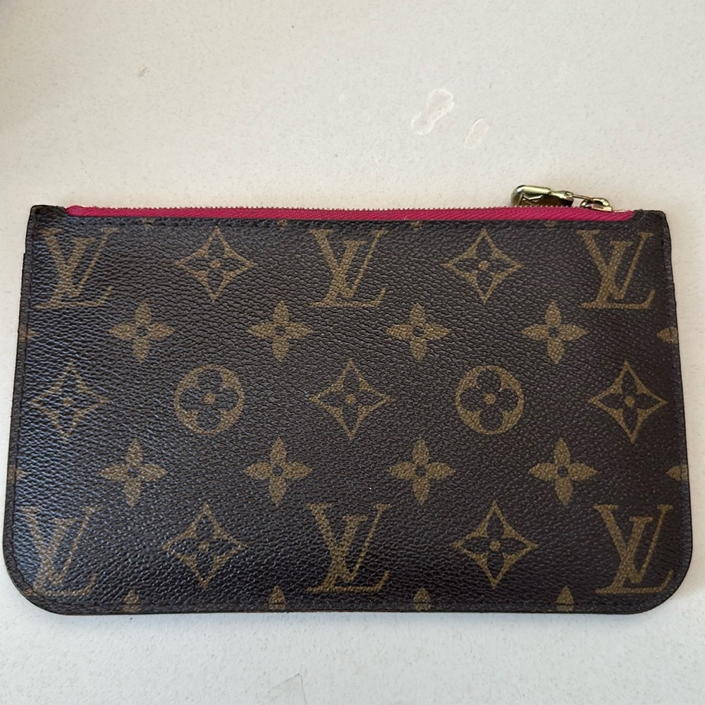Louis Vuitton Monogram Neverfull Pouch
